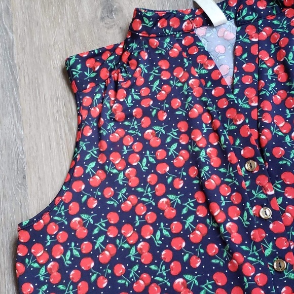 Beautiful top - Picture 5 of 8